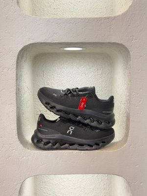 آن رانینگ تمام مشکی on running