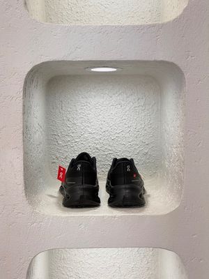 آن رانینگ تمام مشکی on running