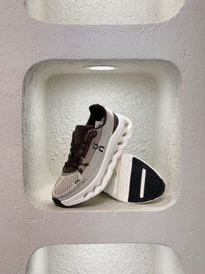 آن رانینگ قهوه ای on running