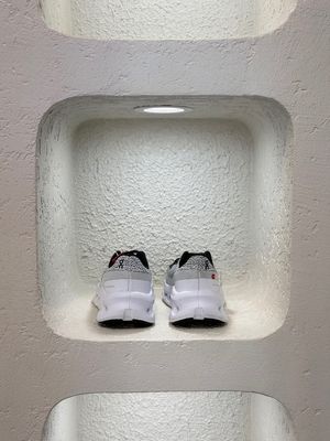آن رانینگ سفید مشکی on running